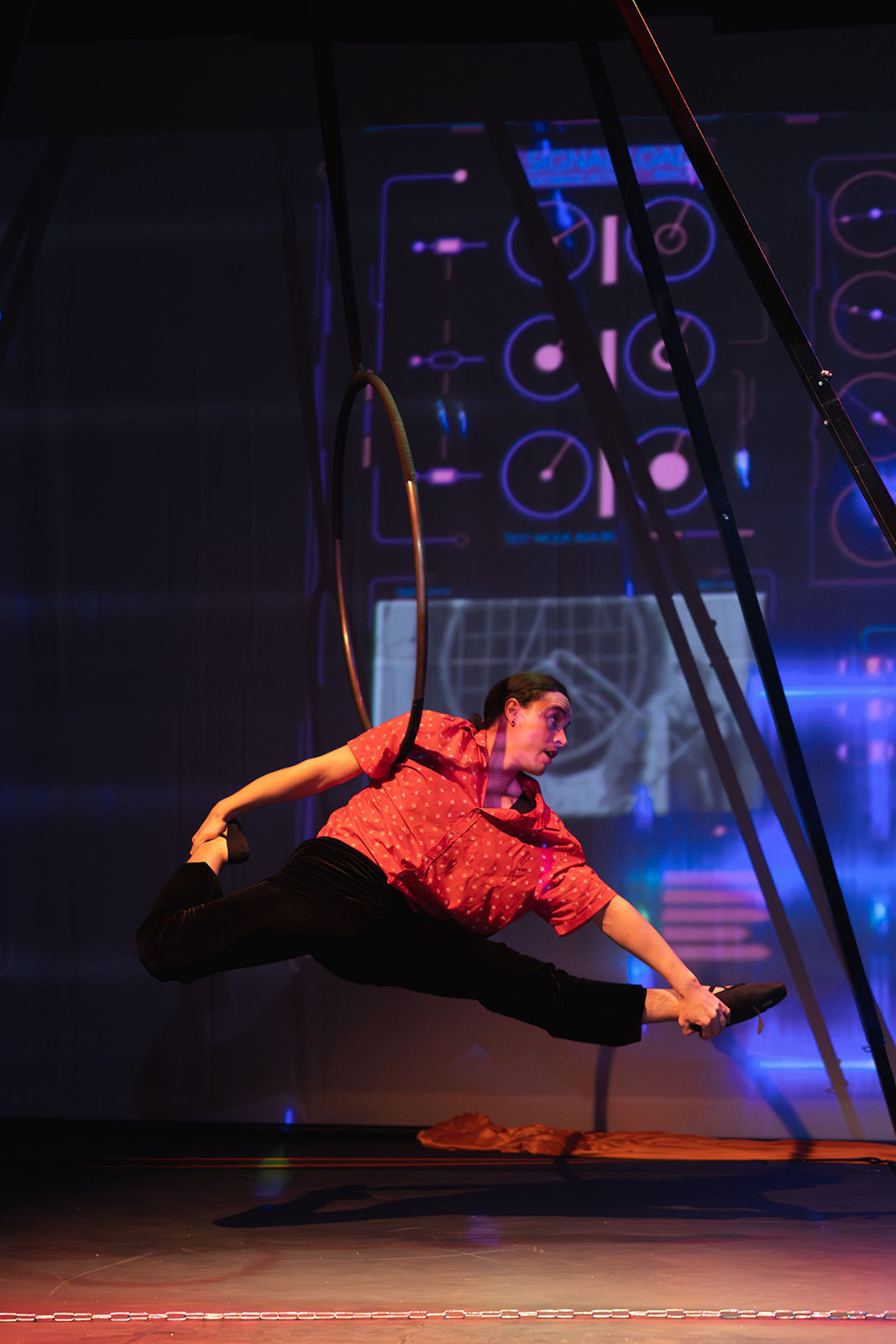 A performer in a Soul Penny Circus production