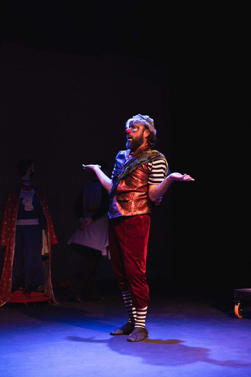 A performer in a Soul Penny Circus production